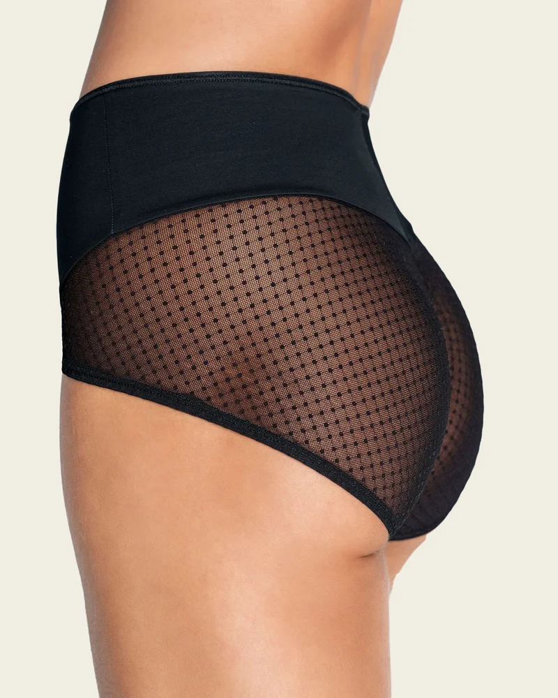 Culotte à compression sur l'abdomen et les fesses en tulle