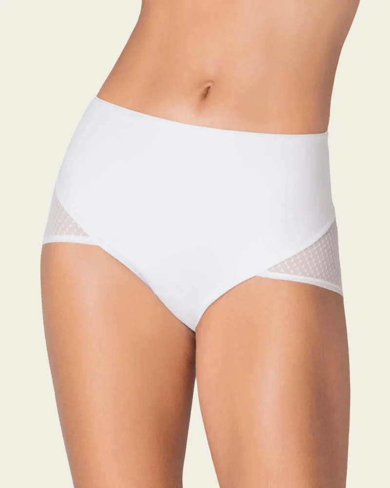 Culotte à compression sur l'abdomen et les fesses en tulle