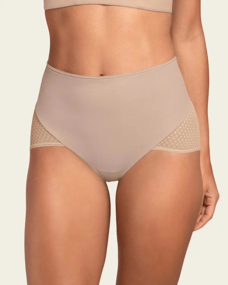 Culotte à compression sur l'abdomen et les fesses en tulle