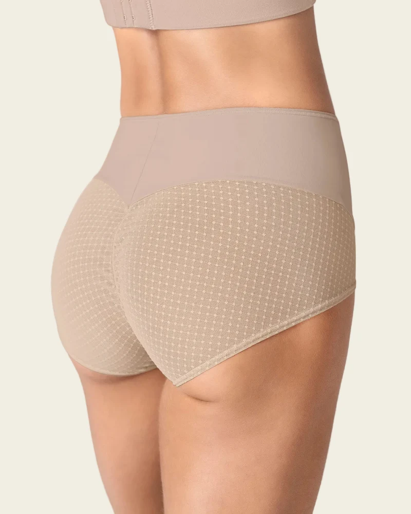 Culotte à compression sur l'abdomen et les fesses en tulle