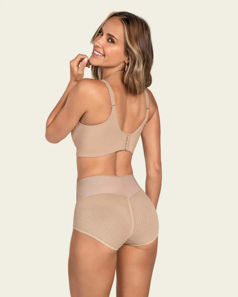 Culotte à compression sur l'abdomen et les fesses en tulle