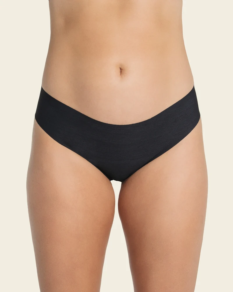 Culotte brésilienne invisible ultra plate sans élastiques et peu de coutures