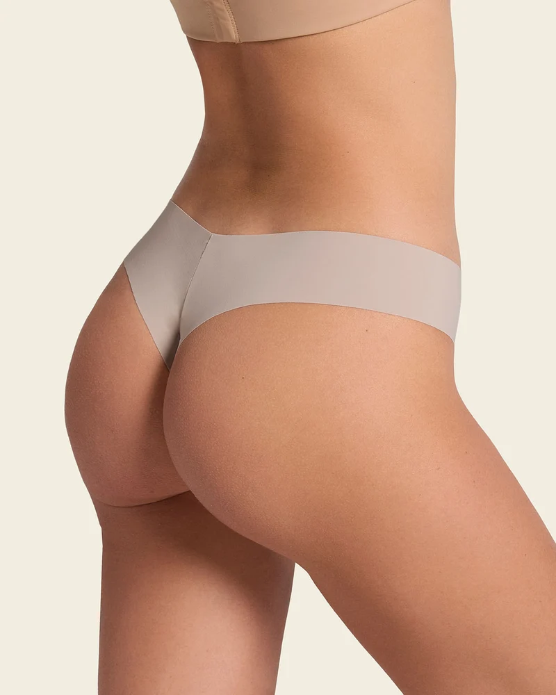 Culotte brésilienne invisible ultra plate sans élastiques et peu de coutures