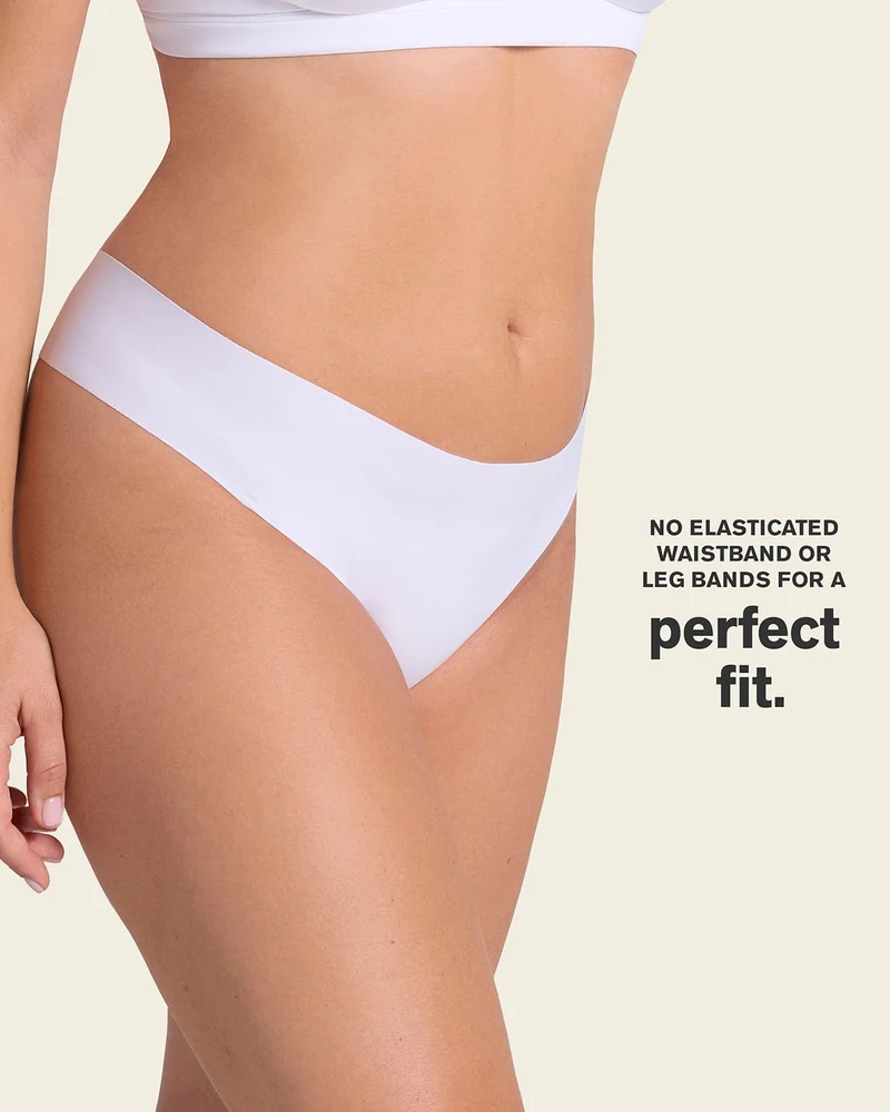 Culotte brésilienne invisible ultra plate sans élastiques et peu de coutures