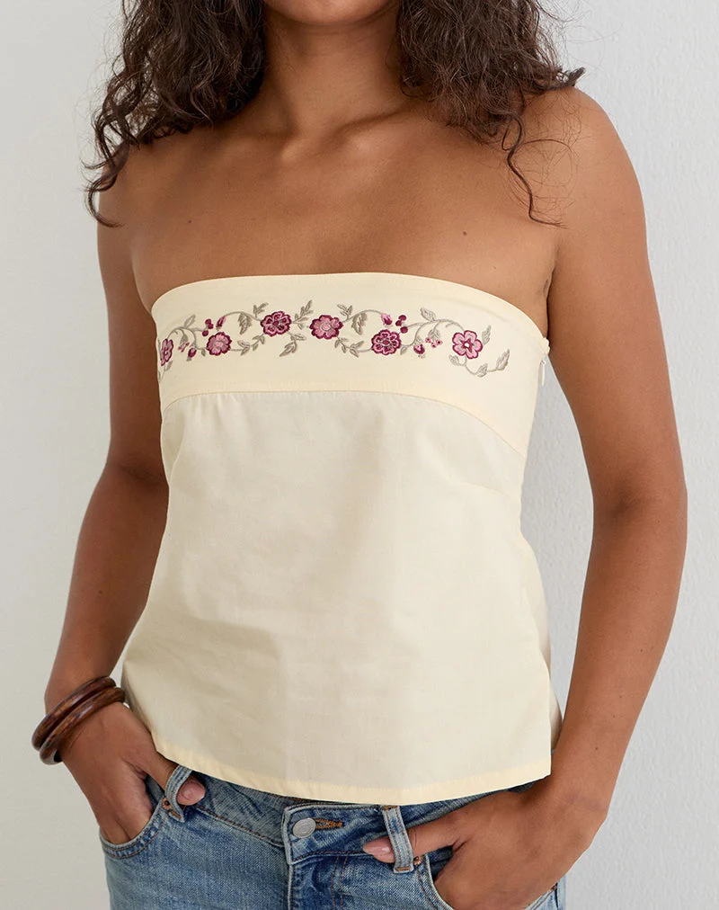 Haut Ahera en popeline couleur « buttermilk » avec broderie « Cherry Blossom »