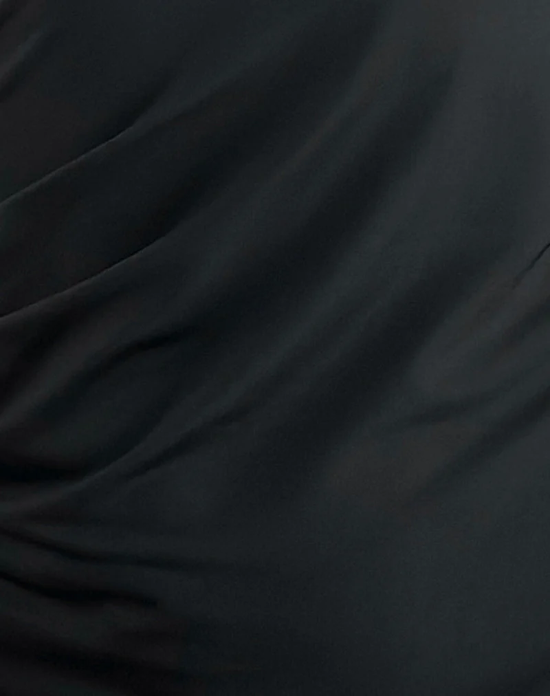 Xowen One Shoulder Dress in Slinky Black (Robe asymétrique en noir fluide)