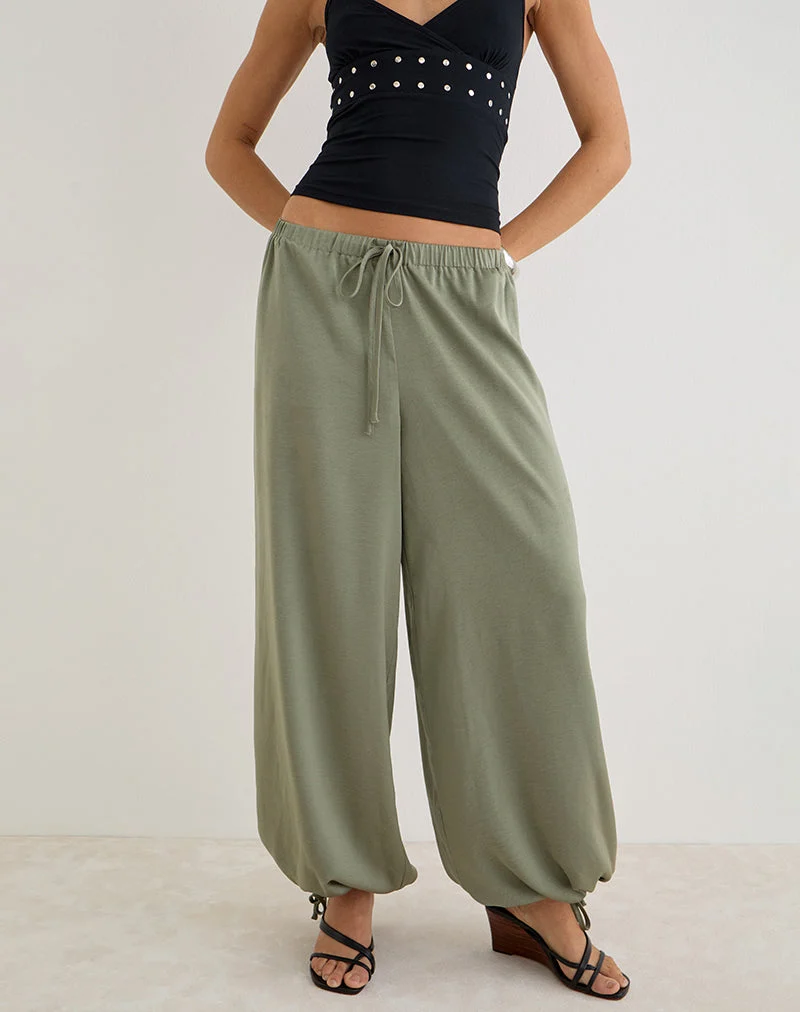 Pantalon bouffant Brizid en satin froissé kaki