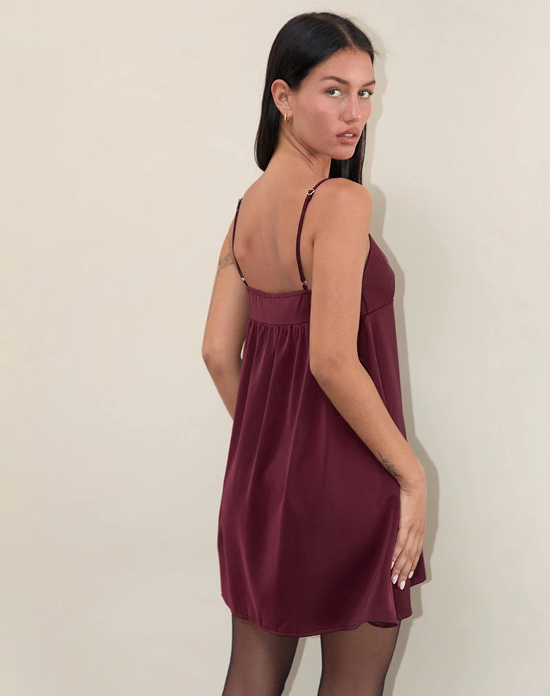 Mini robe glissée Rafaila en satin bourgogne