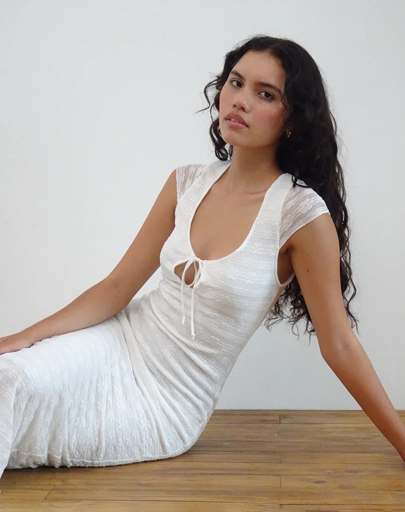 Robe longue Labuan en dentelle Celosia White
