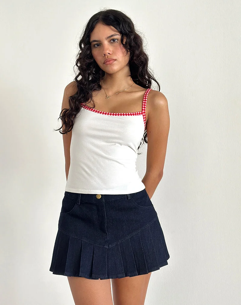 Top Ilisna en blanc cassé avec bordure vichy rouge