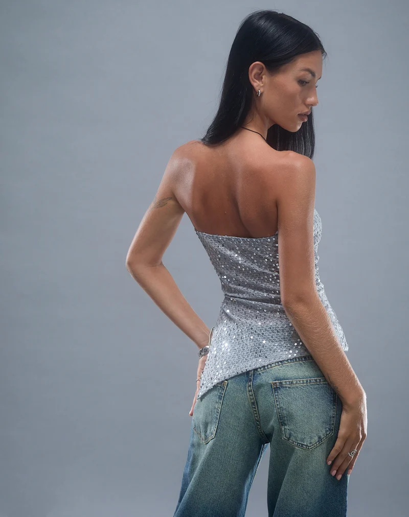 Top bandeau Brilia en maille pailletée argentée