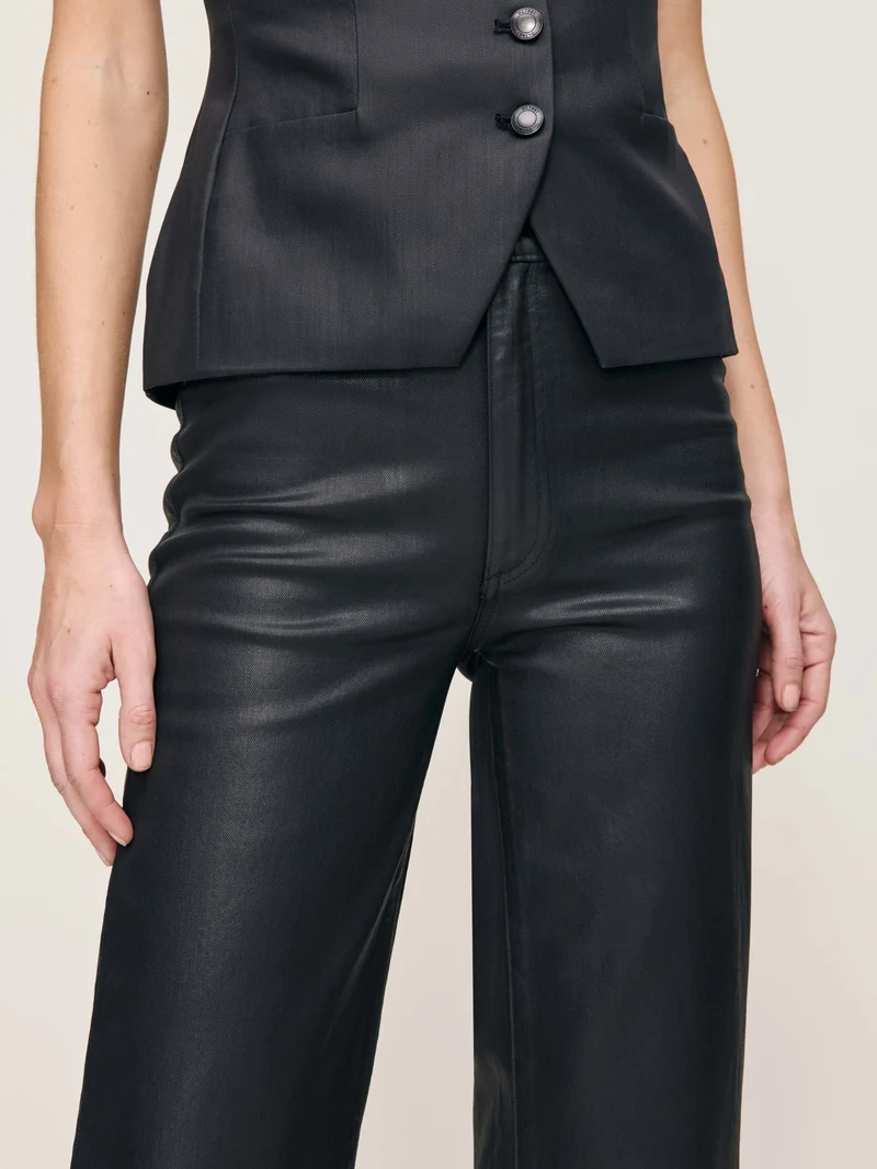 Jeans à jambes larges à effet cuir Karmine