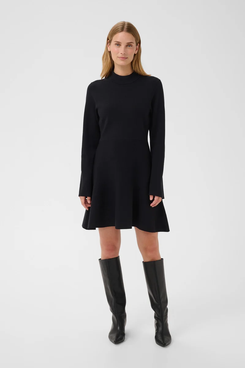 Robe évasée à col roulé Chanise