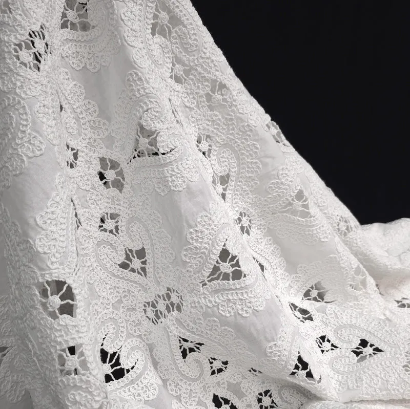 Coton brodé ajouré ornemental | Blanc | Produit neuf de fabricant de luxe | 77 cm | Fin de rouleau