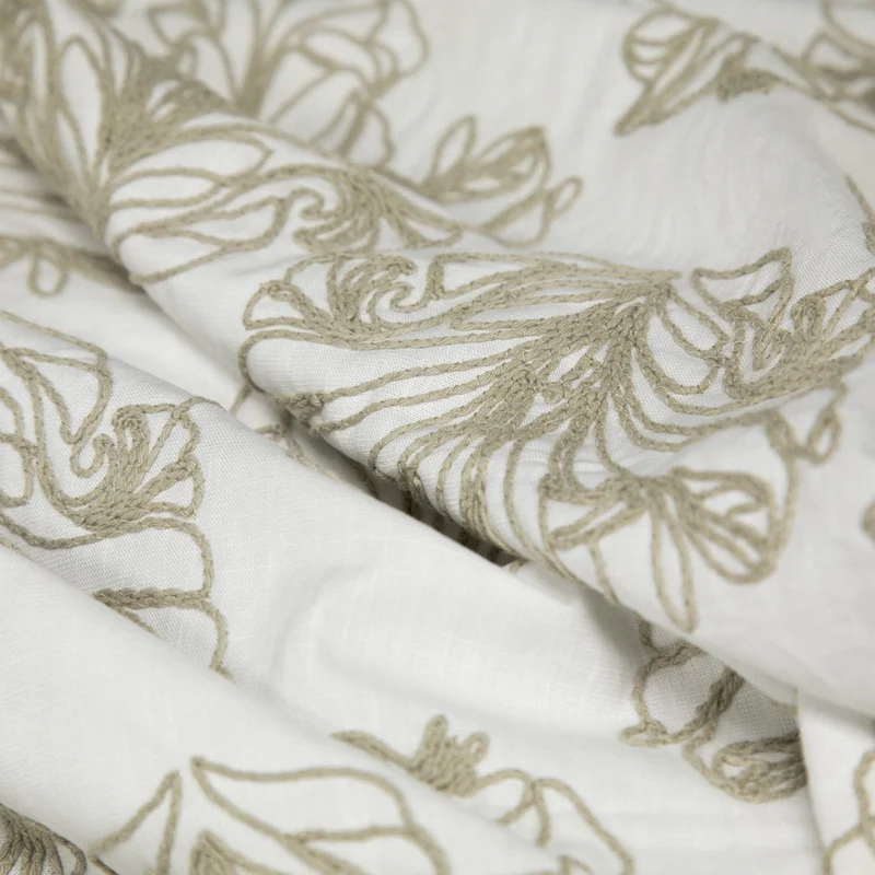 Coton brodé floral ornemental | Ivoire & taupe | Deadstock de fabricant de luxe