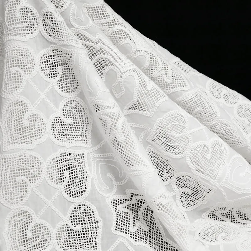 Coton brodé ajouré à motifs de cœurs | Blanc | Deadstock de fabricant de luxe