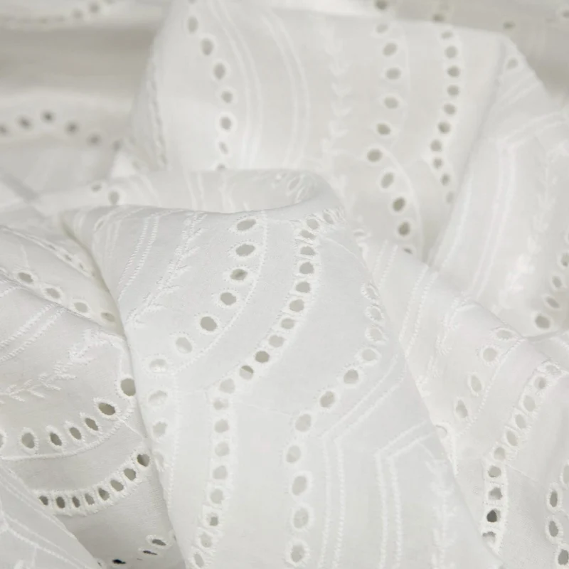 Coton brodé ajouré à vagues | Blanc | Deadstock de maison de luxe