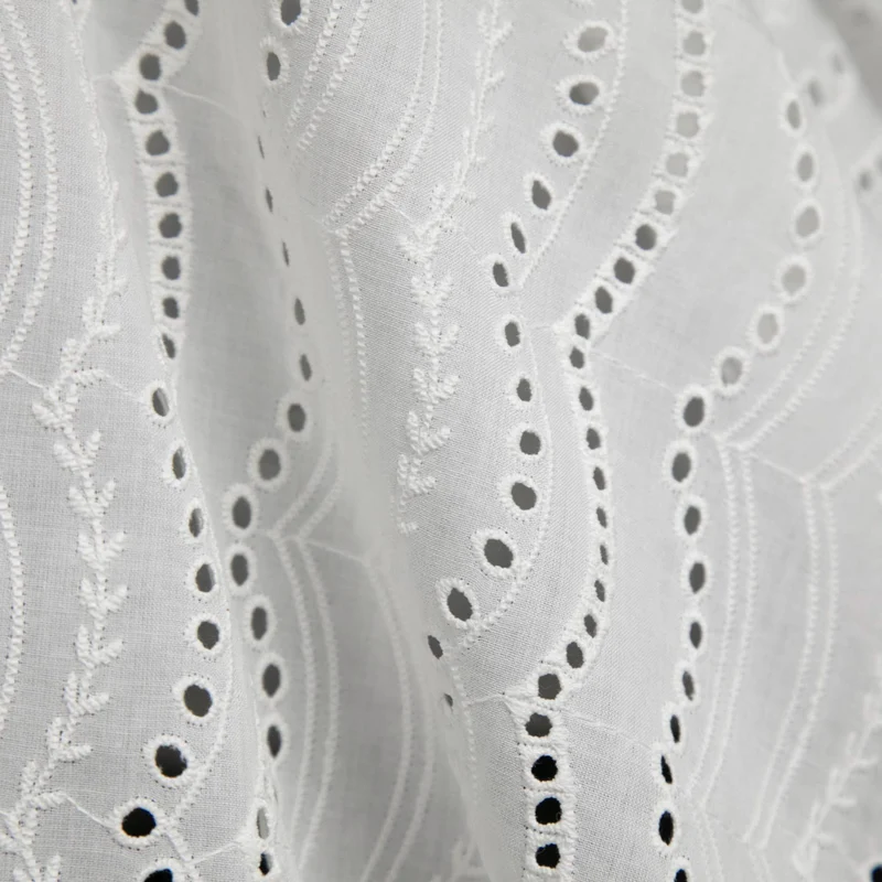 Coton brodé ajouré à vagues | Blanc | Deadstock de maison de luxe