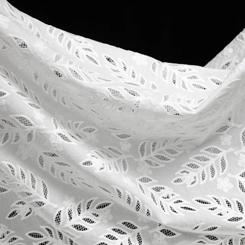 Coton brodé ajouré botanique | Blanc | Deadstock de maison de luxe