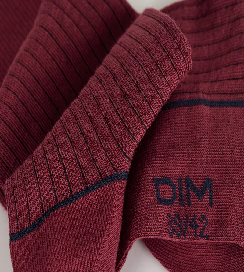 Chaussettes homme côtelées coton rouge sangria La Mode