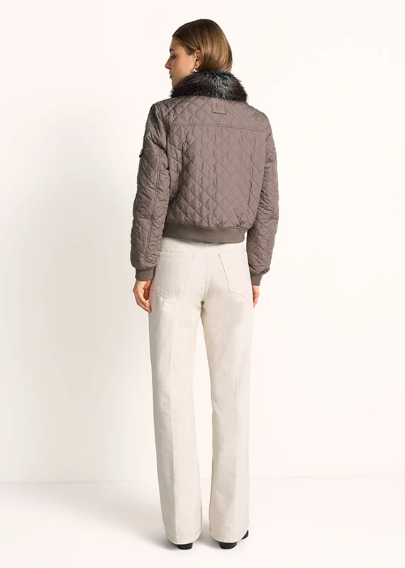 Manteau matelassé court à col duveteux