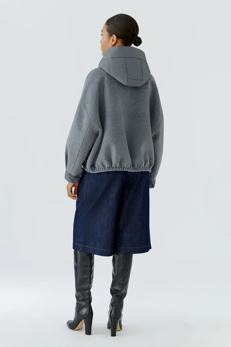 Manteau ample à capuchon matelassé