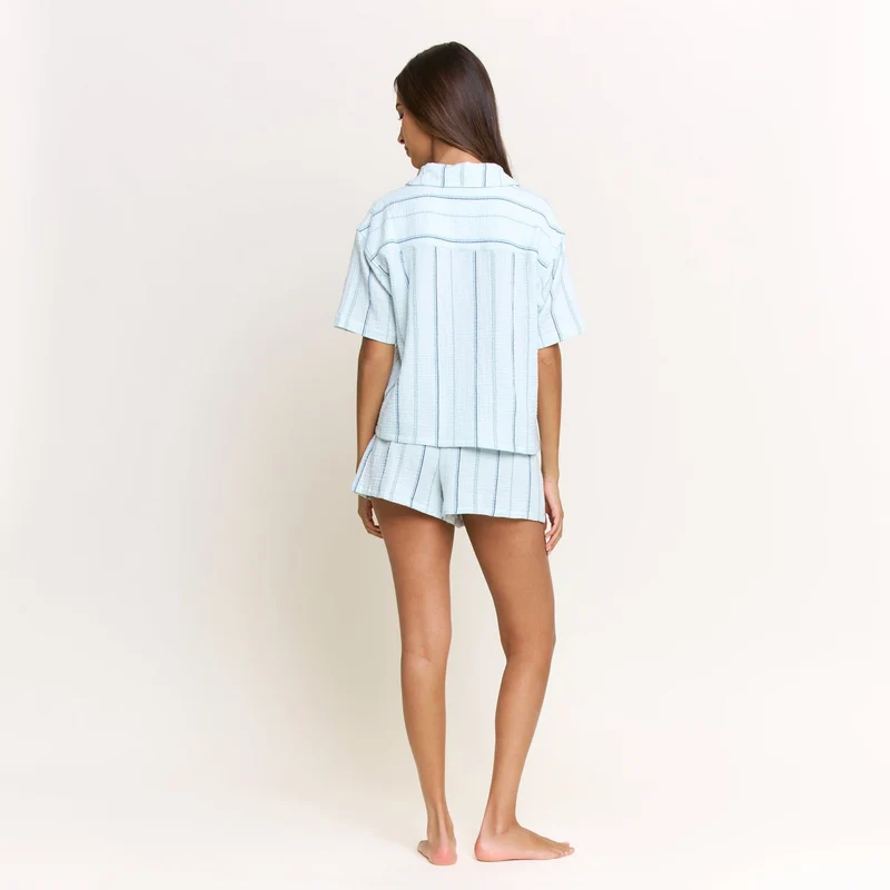 Ensemble pyjama à chemise boutonnée et short