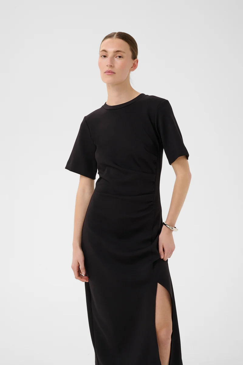 Robe Fari midi ajustée à fente discrète