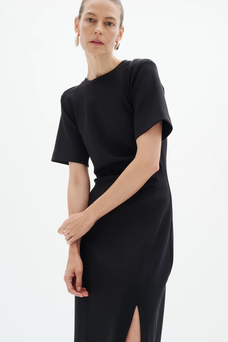 Robe Fari midi ajustée à fente discrète