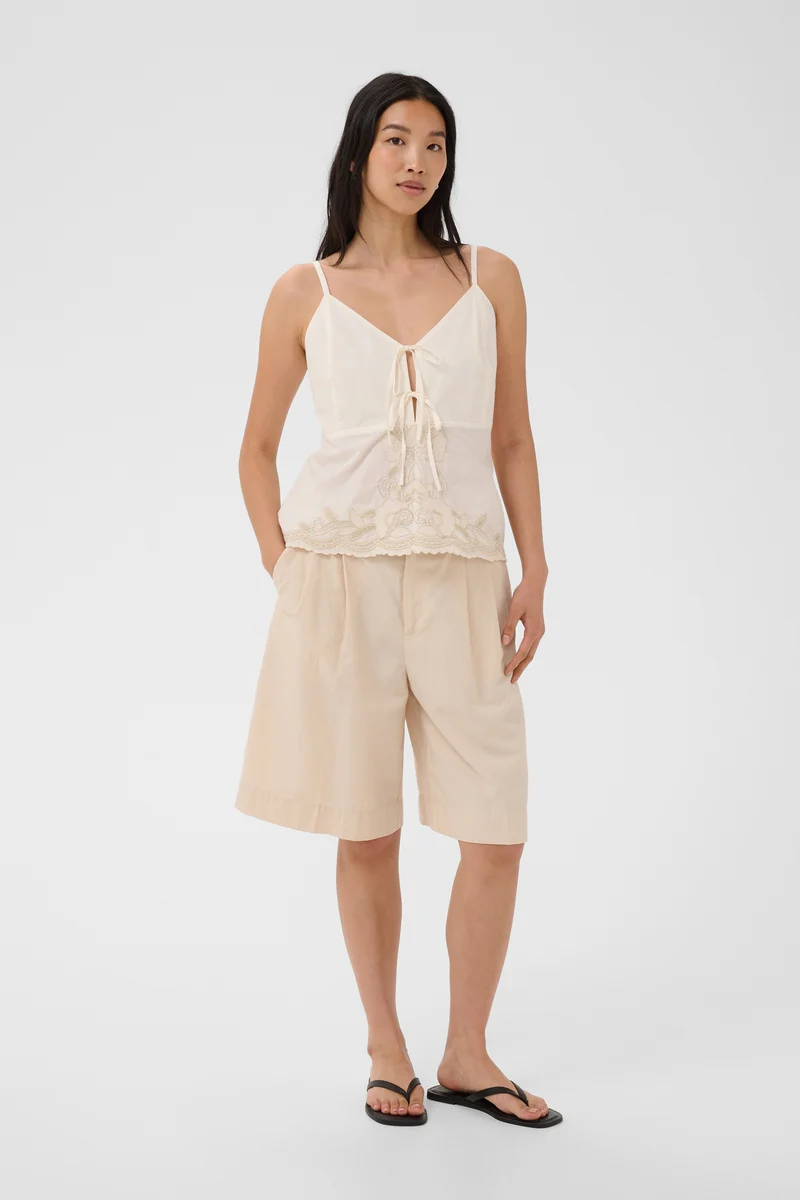 Camisole Bellisia brodée à fines bretelles