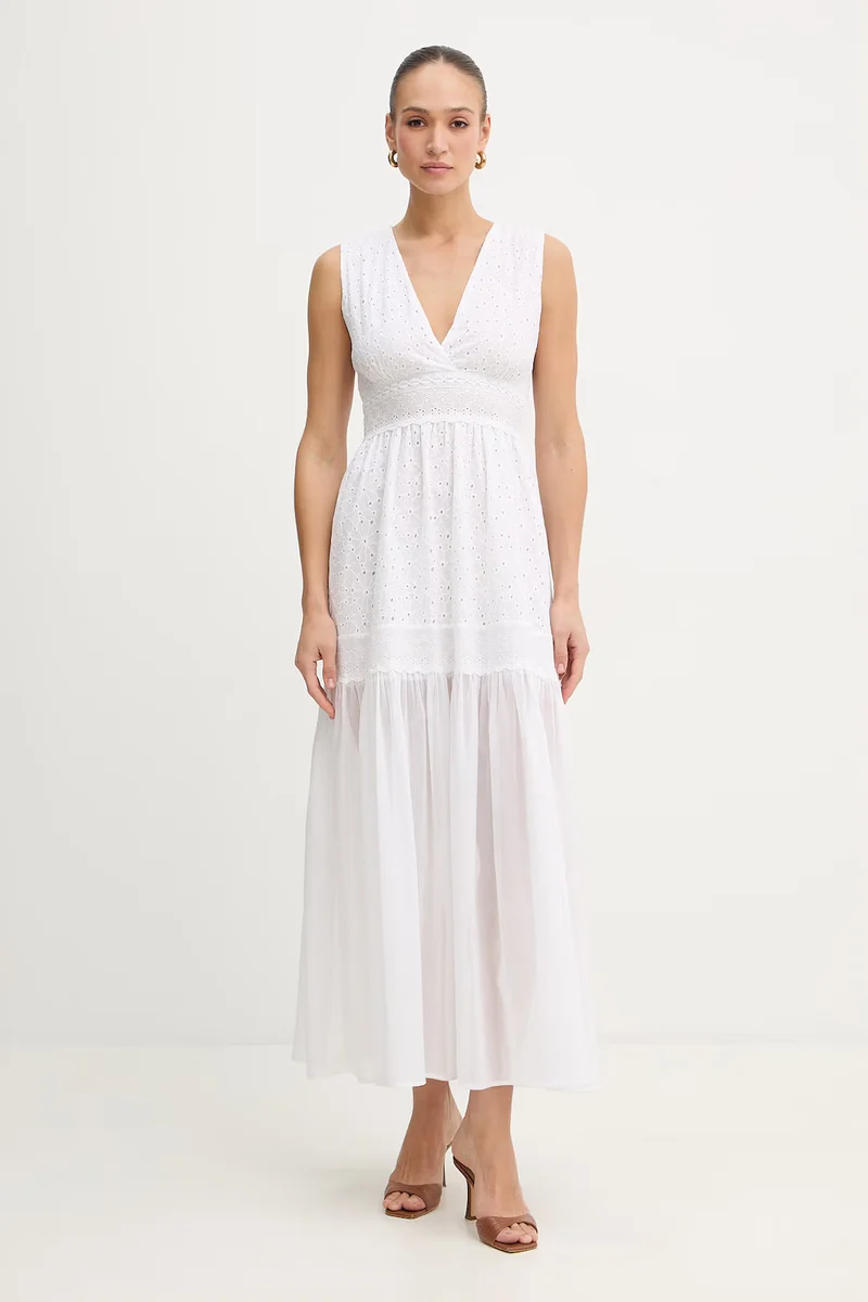 Robe longue à broderies anglaises