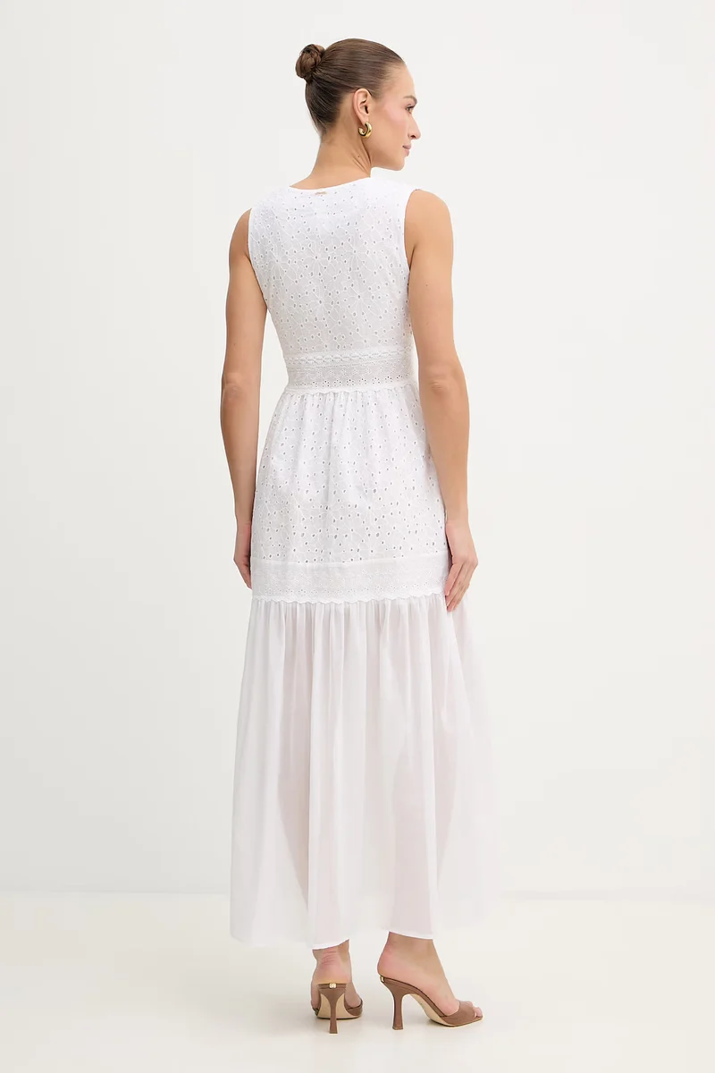 Robe longue à broderies anglaises
