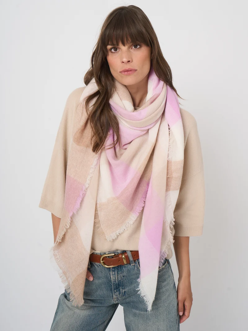 Grand foulard à carreaux en cachemire et laine tissés