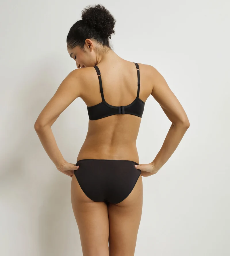 Soutien-gorge emboitant sans armatures noir Generous Dim