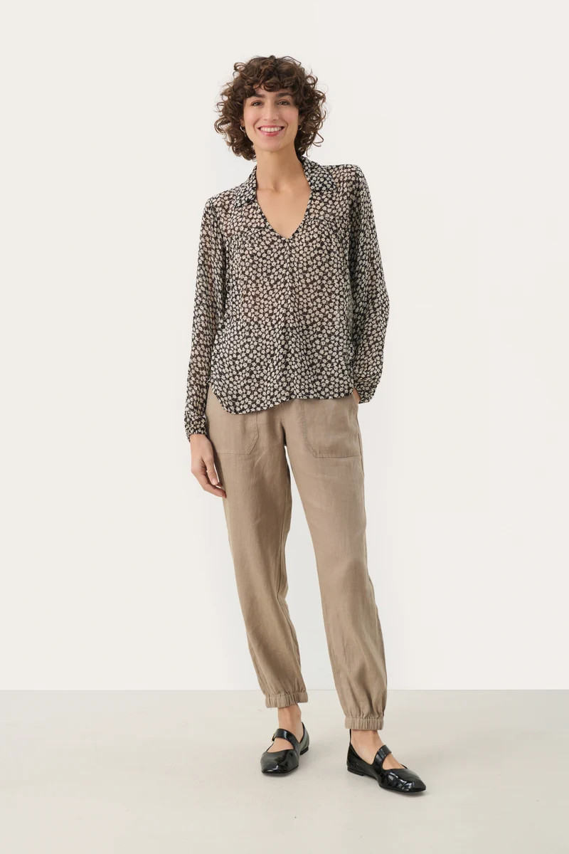 Blouse avec motif floral et col polo ouvert Nicholina