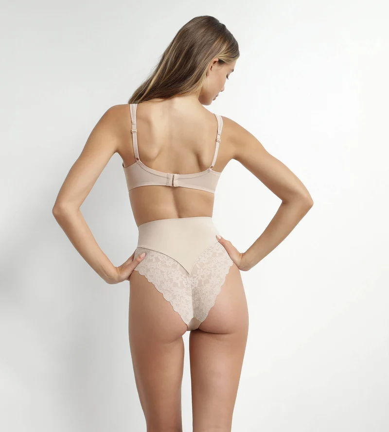 String galbant taille haute microfibre et dentelle Nude Dim Silhouette Elegance