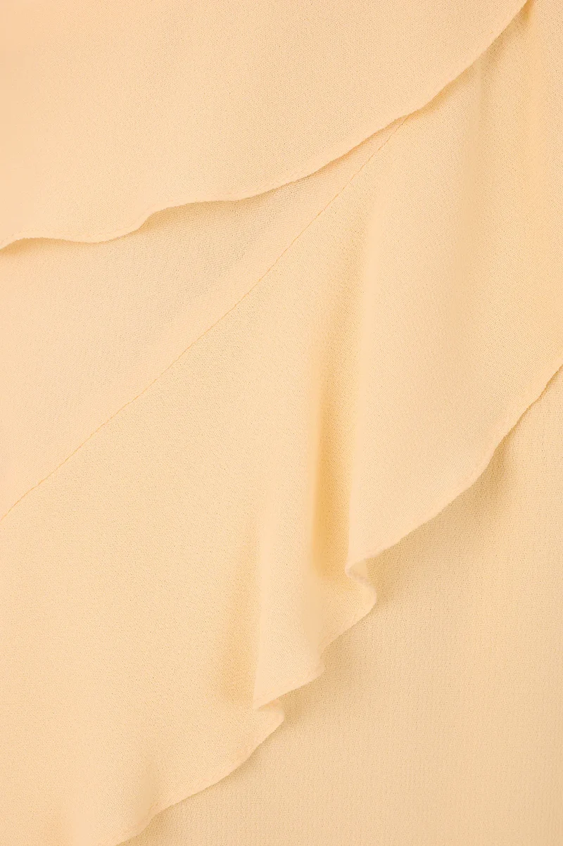 Robe courte volantée