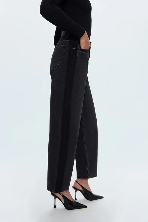 Jeans à taille haute et coupe barrel Wes