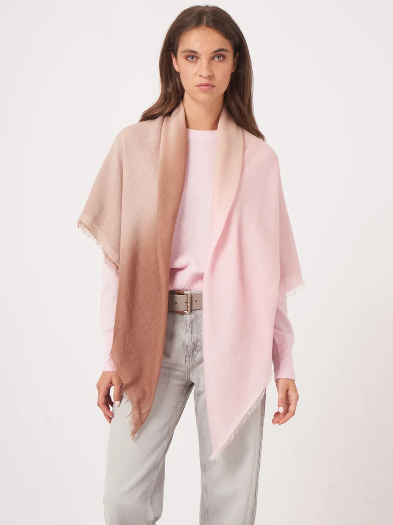 Foulard en cachemire et soie avec effet dégradé