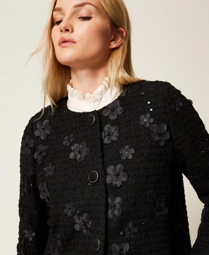 Ensemble de veston et jupe courte en bouclé