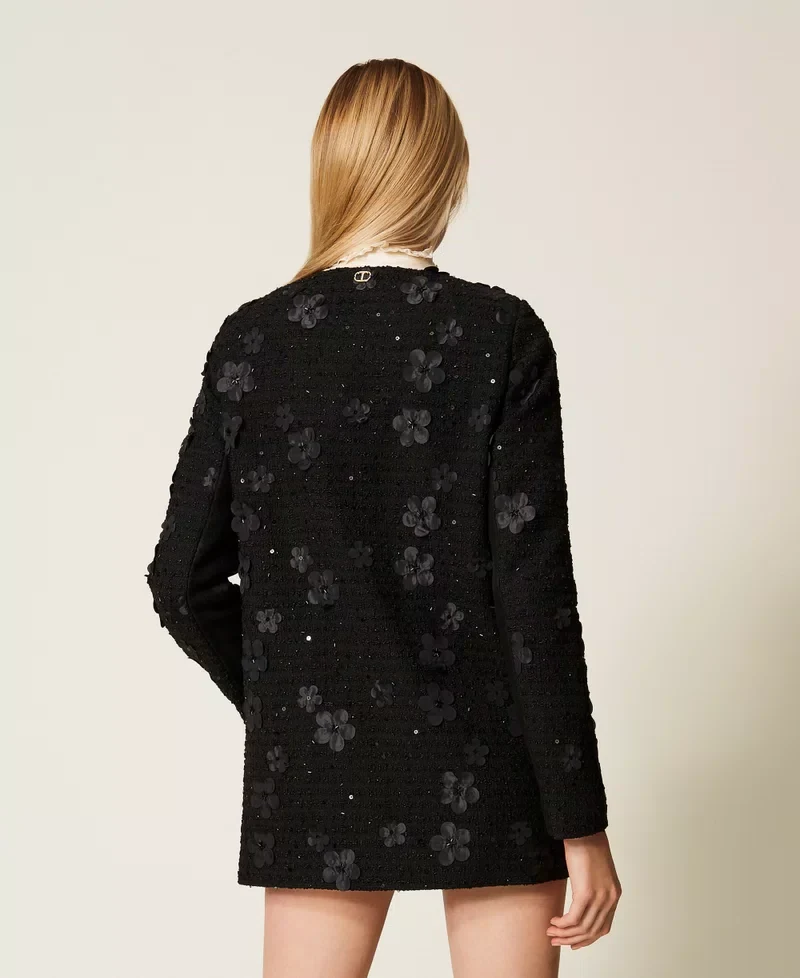 Ensemble de veston et jupe courte en bouclé
