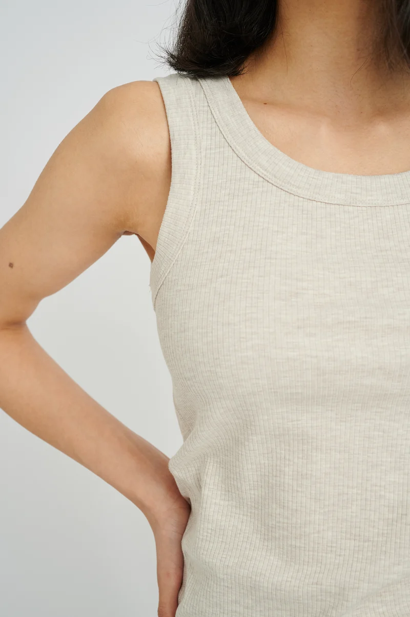Camisole côtelée avec col rond Dagna