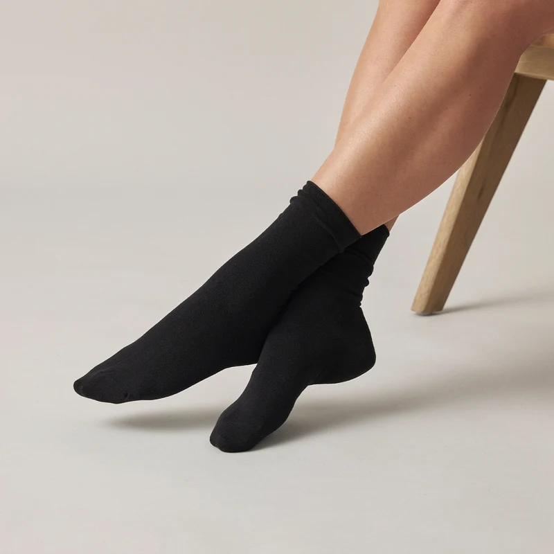 Klassische Damen Socken | Schwarz