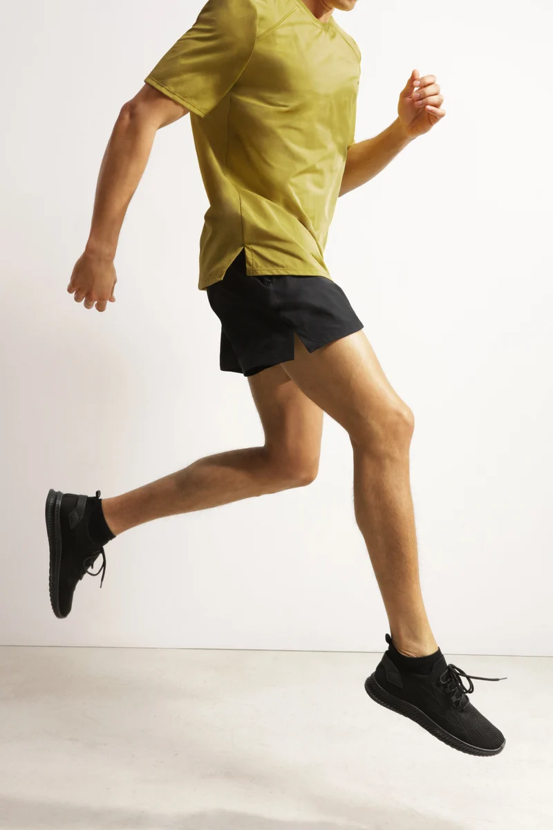 Short de sport homme en matière aérée Noir Dim Move