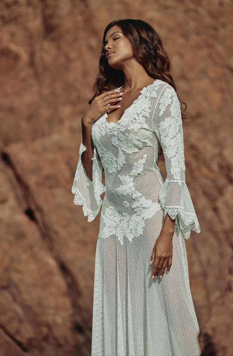 Robe longue sexy Céleste en résille et dentelle blanche