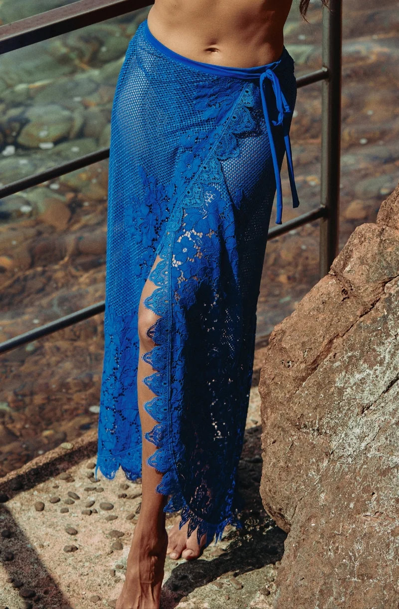 Paréo long Céleste en résille et dentelle bleue