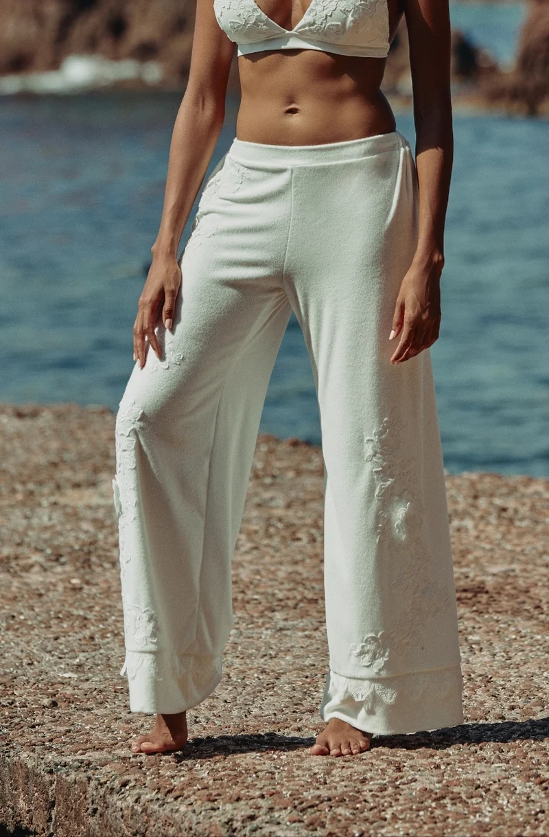 Pantalon Céleste en molleton de coton blanc et broderies