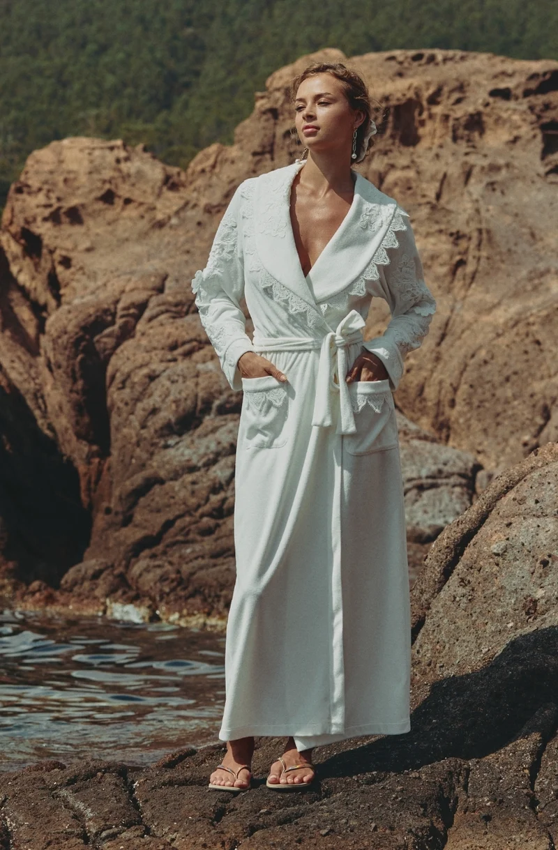 Peignoir long Céleste en molleton de coton et broderies blanches