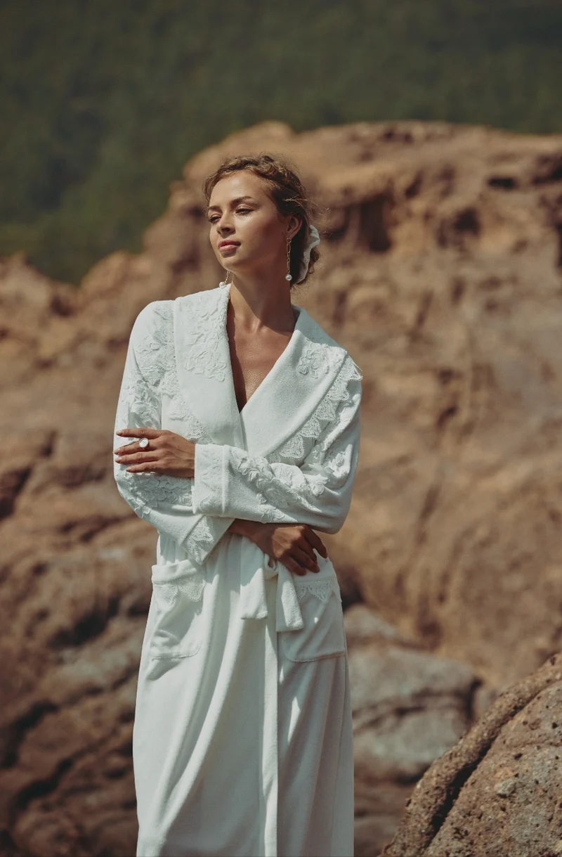 Peignoir long Céleste en molleton de coton et broderies blanches