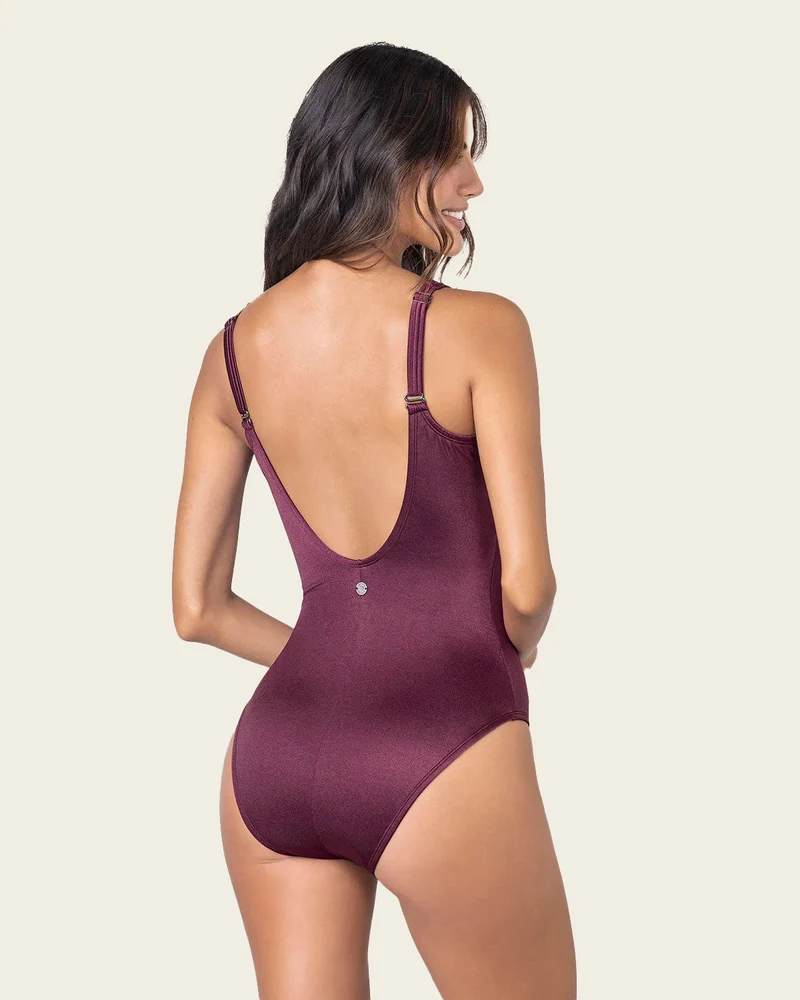 Maillot de bain une pièce gainant à couvrance totale avec un drapé torsadé